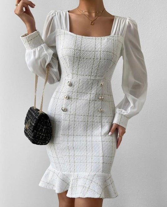 VESTIDO CORTO BLANCO MANGA LARGA CON DETALLES DORADOS
