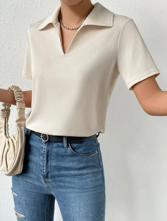 Camisa Beige con cuello polo larga